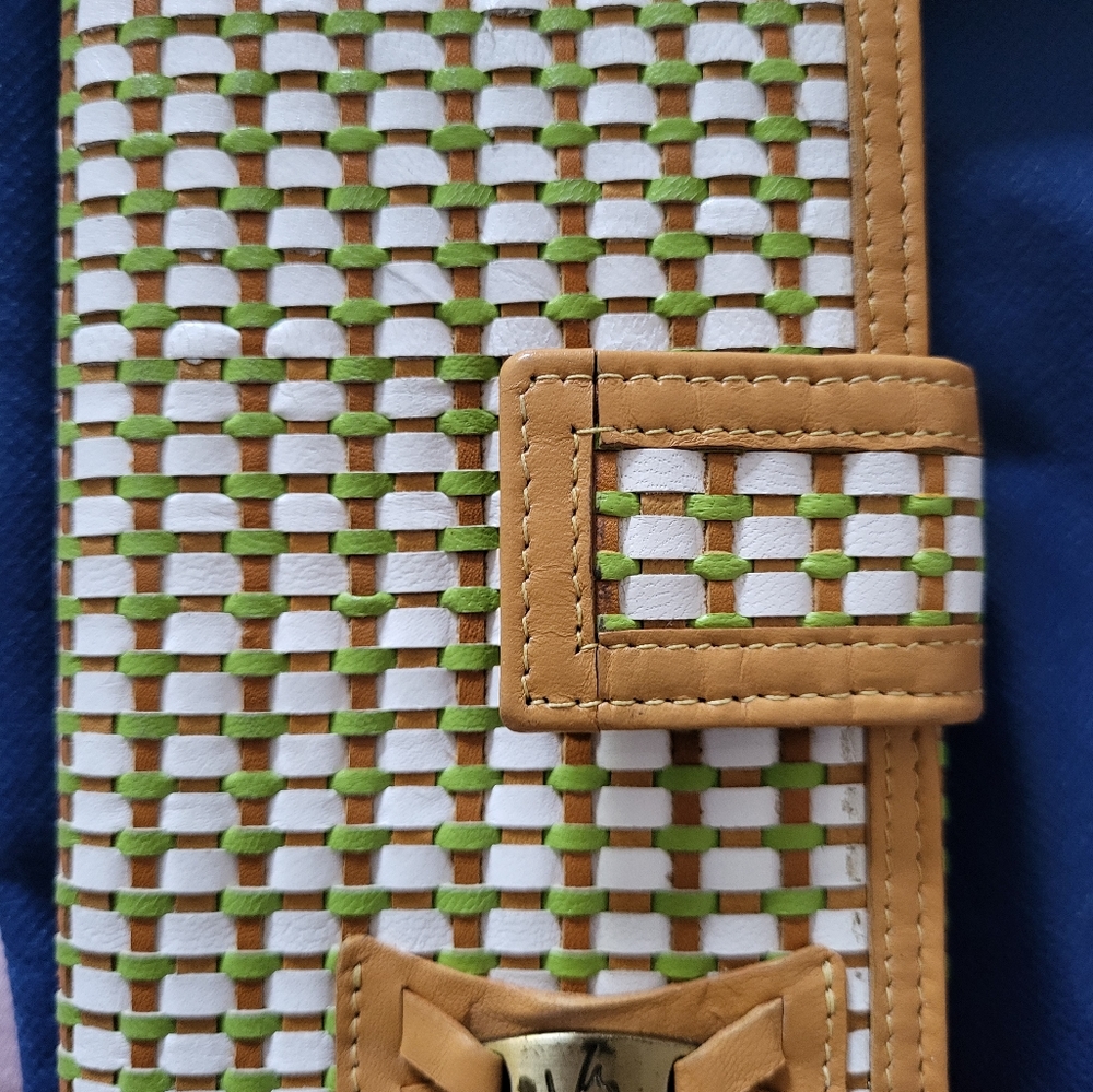 Velez 100% Women's Leather Wallet